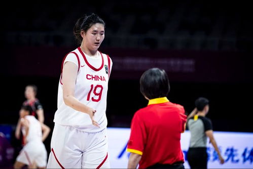 姚明的队伍叫什么队？从上海队到中国红，一个巨人的篮球印记