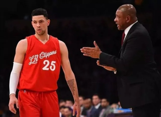 小里弗斯在哪个球队？从太子到流浪汉，他的NBA生涯轨迹令人唏嘘